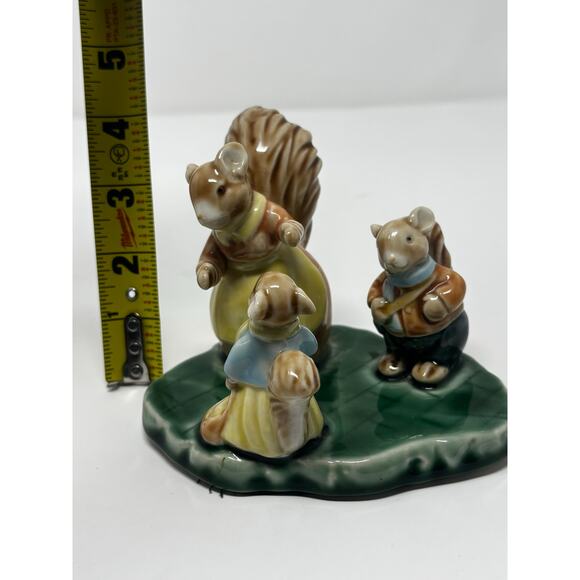 Vintage Porcelain Squirrel Family Figurine – Storybook Style Woodland Scene - Picture 6 of 9